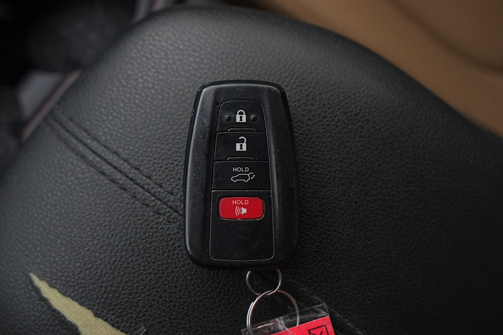 Thumbnail: 2019 Toyota RAV4 - 19
