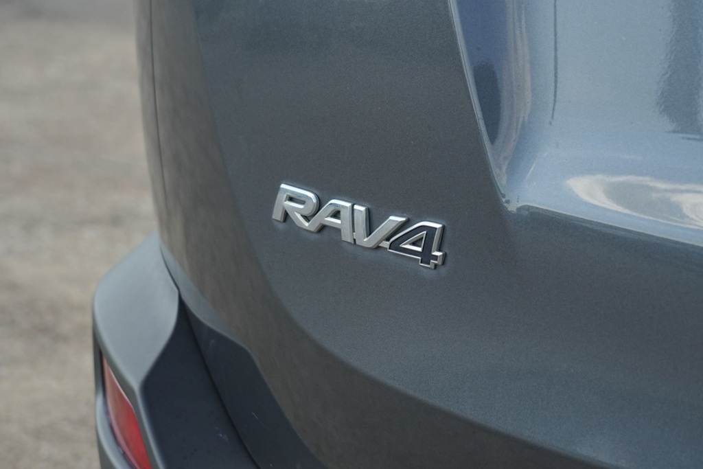 Thumbnail: 2013 Toyota RAV4 - 7