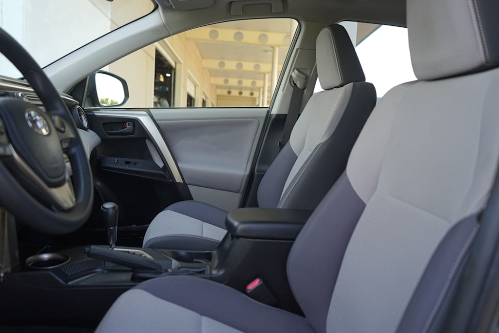 Thumbnail: 2013 Toyota RAV4 - 11