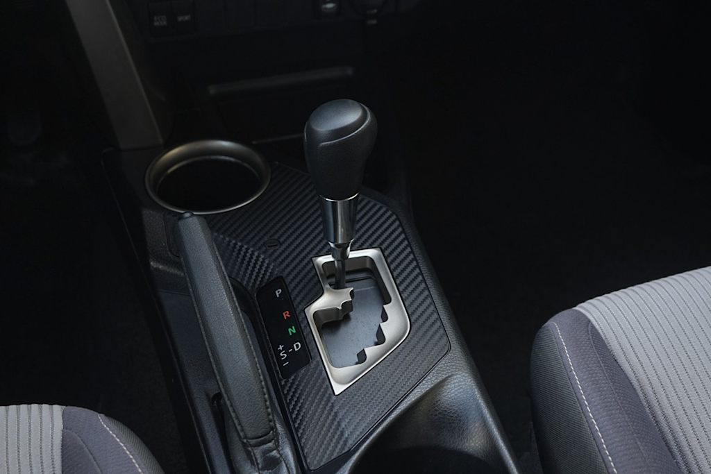 Thumbnail: 2013 Toyota RAV4 - 16
