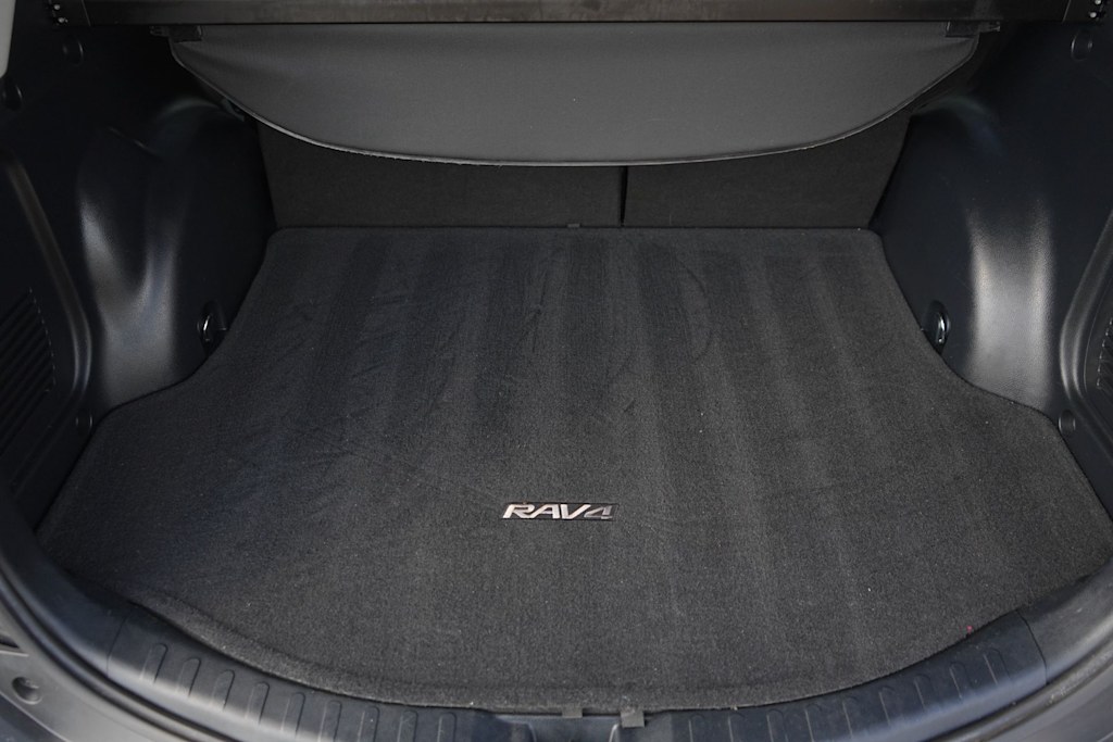 Thumbnail: 2013 Toyota RAV4 - 18
