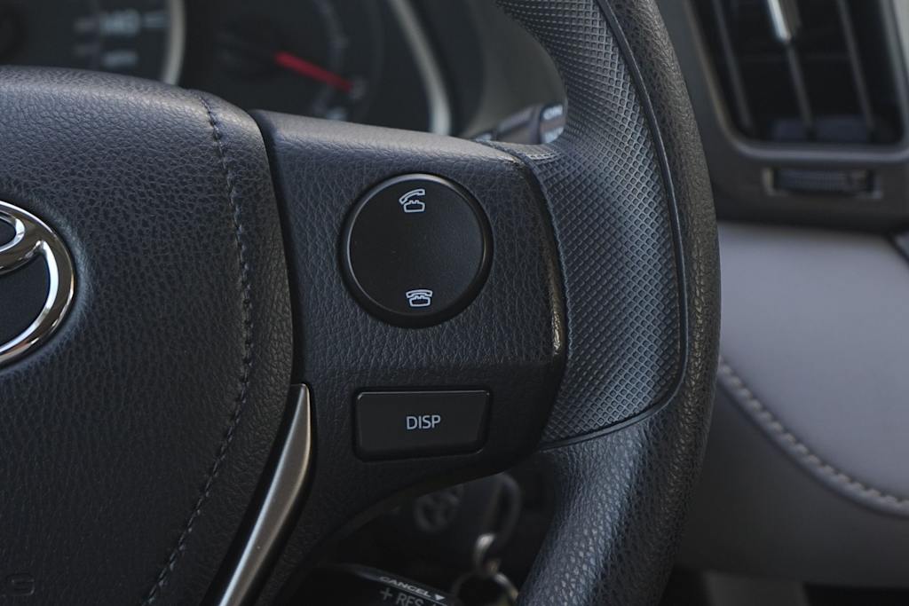 Thumbnail: 2013 Toyota RAV4 - 24