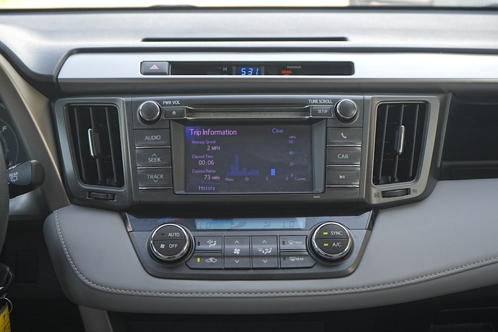 Thumbnail: 2013 Toyota RAV4 - 15