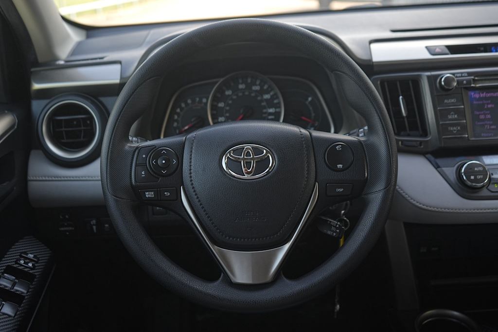 Thumbnail: 2013 Toyota RAV4 - 14