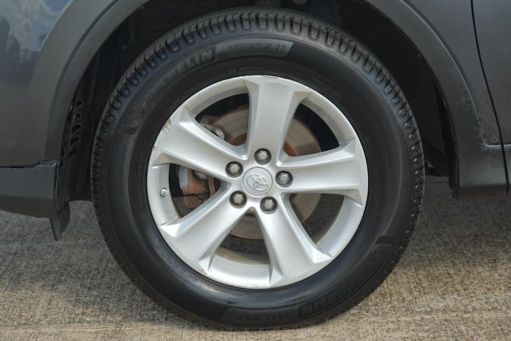 Thumbnail: 2013 Toyota RAV4 - 8