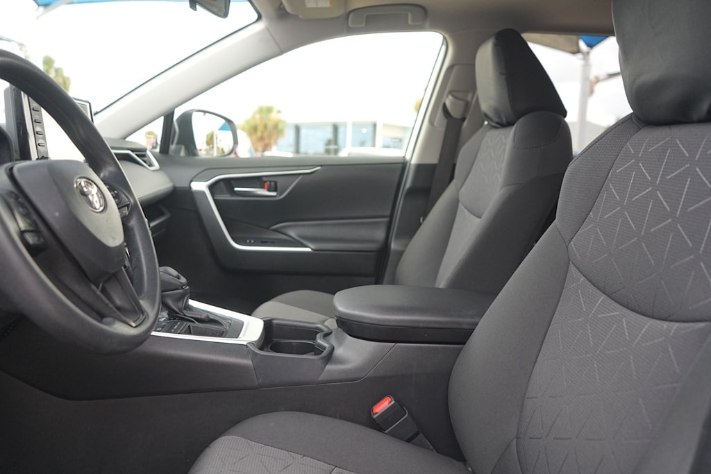 Thumbnail: 2021 Toyota RAV4 - 11