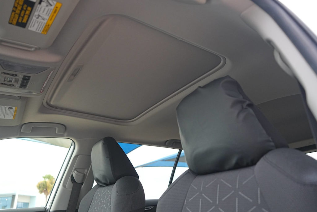 Thumbnail: 2021 Toyota RAV4 - 28