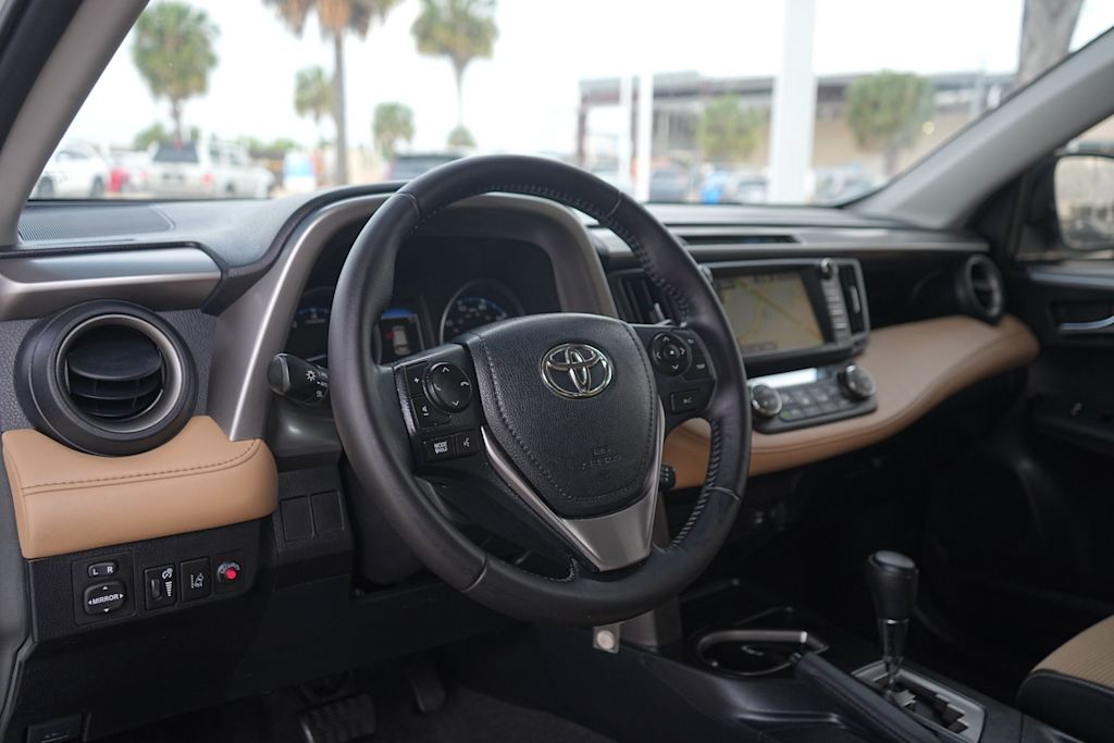 Thumbnail: 2017 Toyota RAV4 - 2
