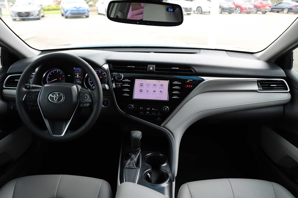 2018 Toyota Camry SE 10