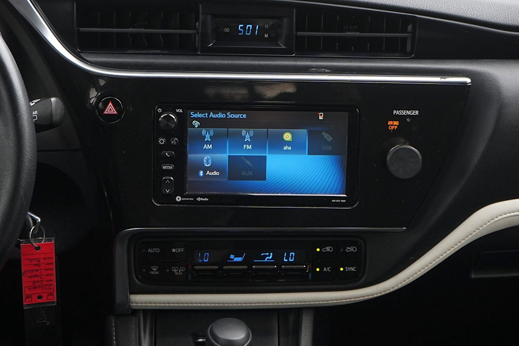 Thumbnail: 2018 Toyota Corolla iM - 15