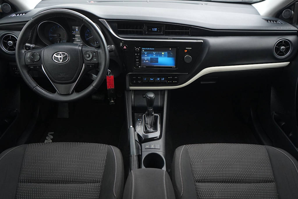 Thumbnail: 2018 Toyota Corolla iM - 10