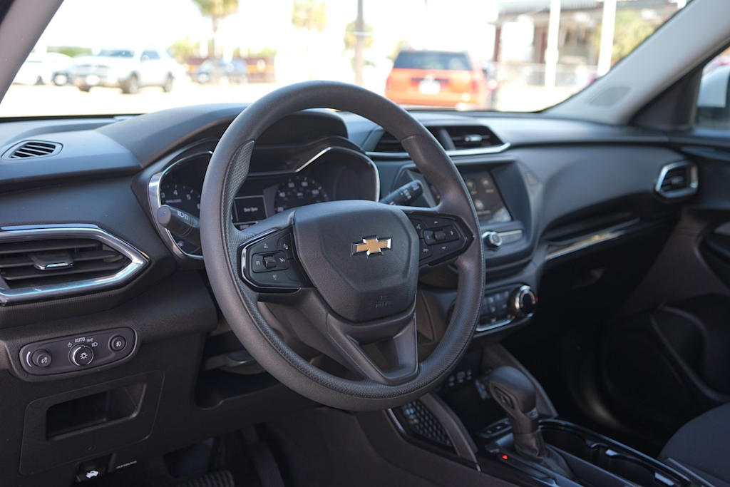 Thumbnail: 2023 Chevrolet TrailBlazer - 2
