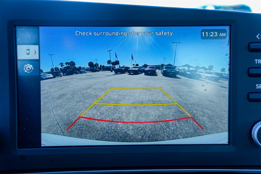 Thumbnail: 2025 Hyundai Elantra - 25