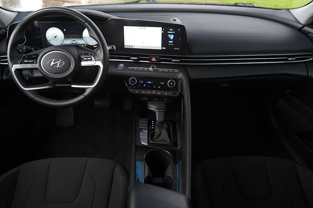 Thumbnail: 2023 Hyundai Elantra - 10