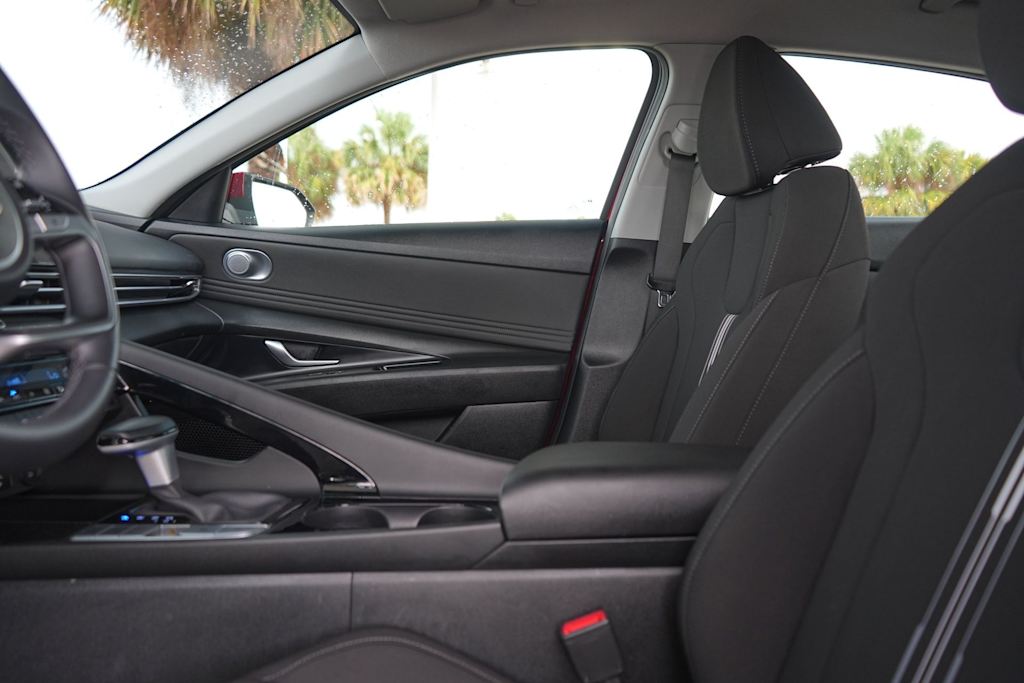 Thumbnail: 2023 Hyundai Elantra - 11