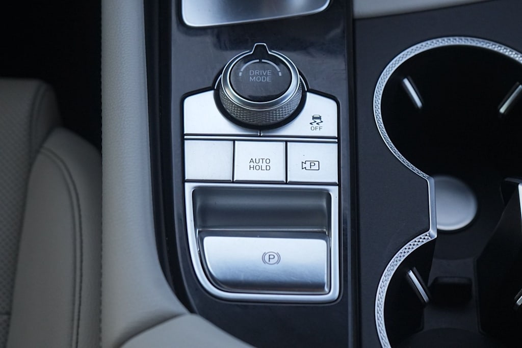 Thumbnail: 2024 Genesis G70 - 25