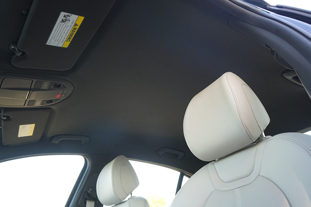 Thumbnail: 2024 Genesis G70 - 27