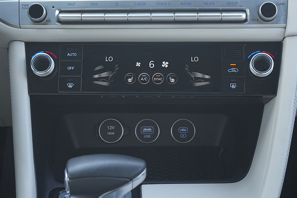 Thumbnail: 2024 Genesis G70 - 24