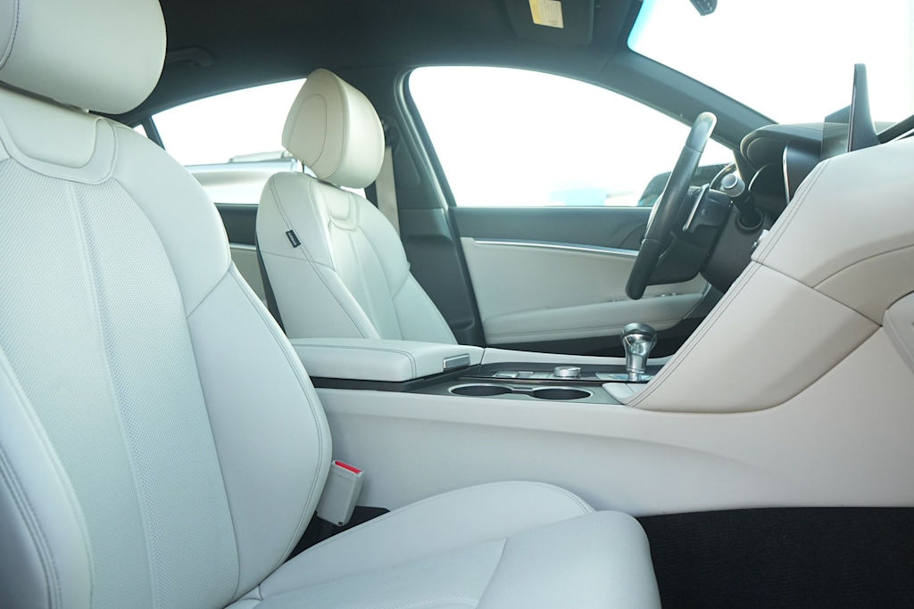 Thumbnail: 2024 Genesis G70 - 12