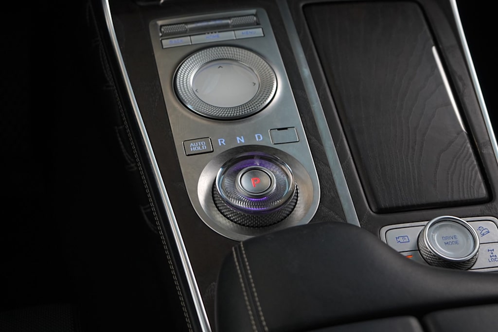 Thumbnail: 2021 Genesis GV80 - 16