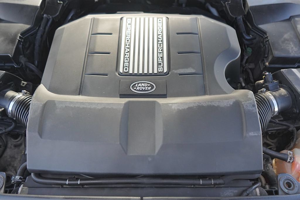 Thumbnail: 2016 Land Rover LR4 - 9