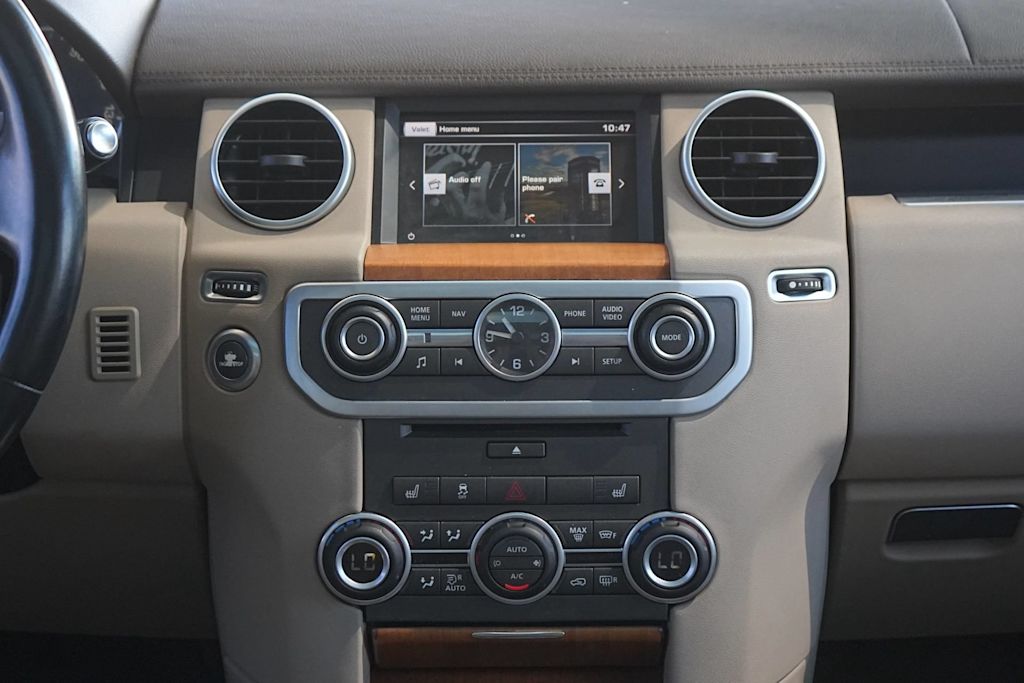 Thumbnail: 2016 Land Rover LR4 - 25