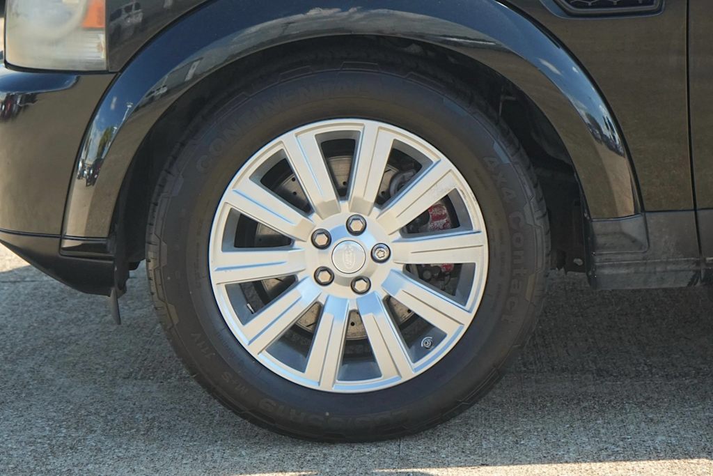 Thumbnail: 2016 Land Rover LR4 - 8