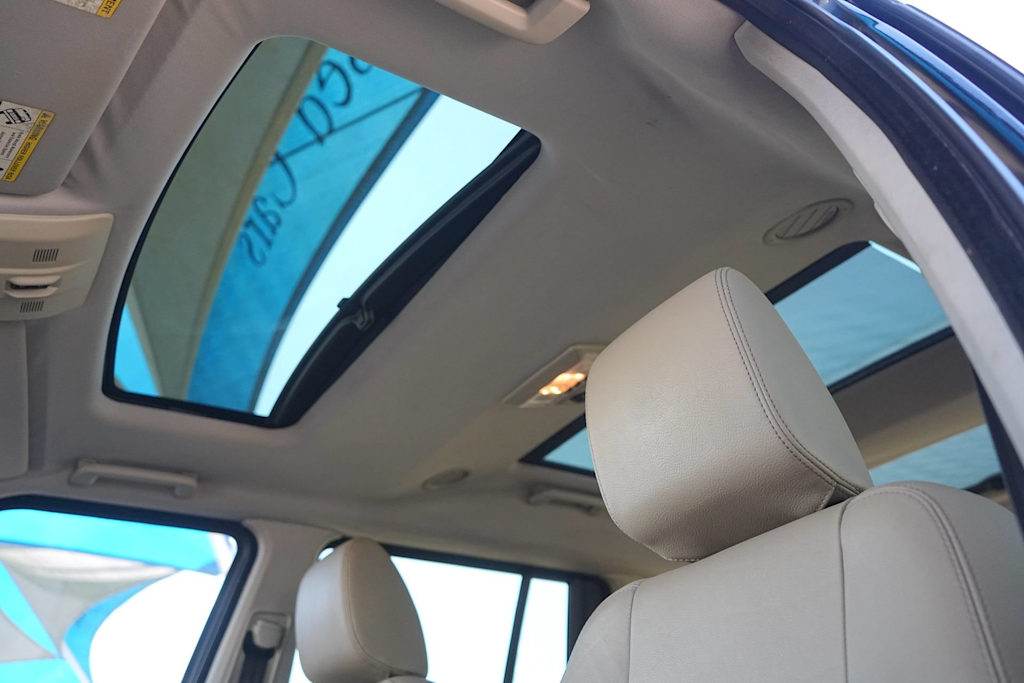 Thumbnail: 2016 Land Rover LR4 - 28