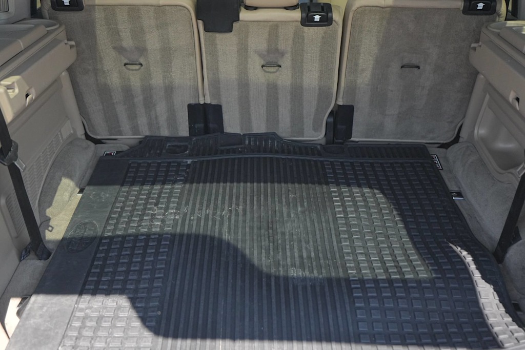 Thumbnail: 2016 Land Rover LR4 - 18