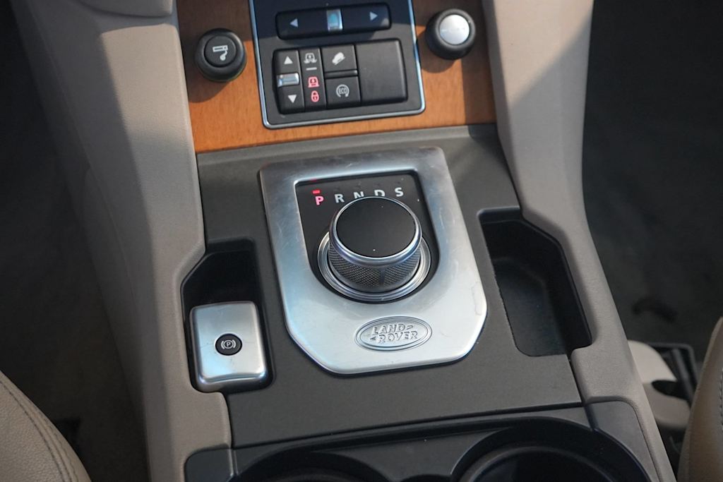 Thumbnail: 2016 Land Rover LR4 - 16