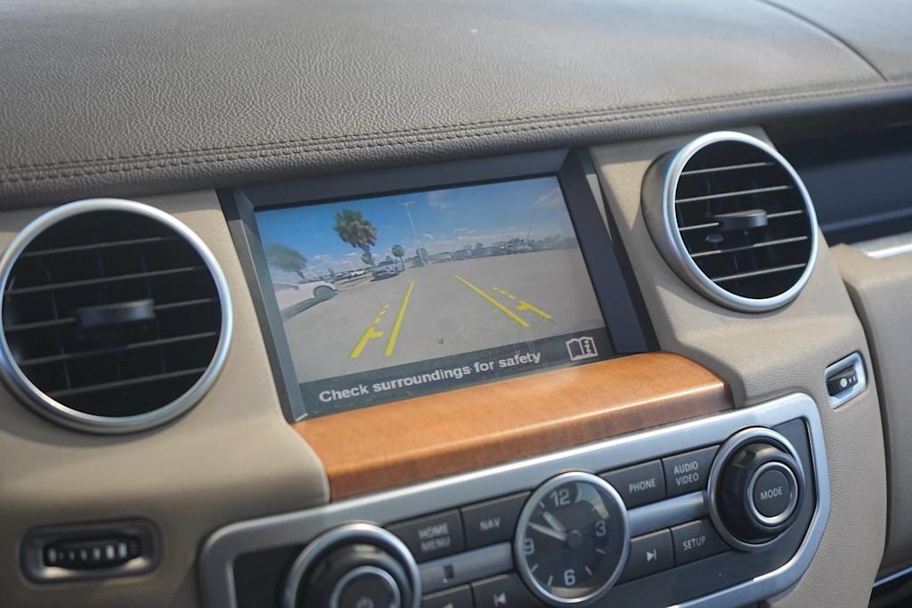 Thumbnail: 2016 Land Rover LR4 - 15
