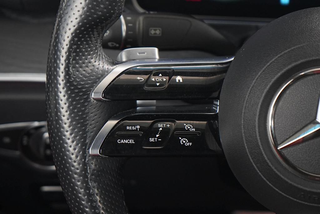 Thumbnail: 2021 Mercedes-Benz E-Class - 22