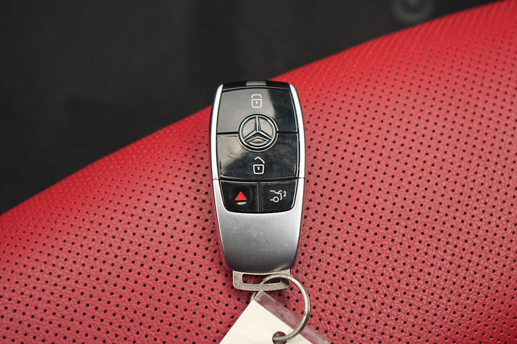 Thumbnail: 2021 Mercedes-Benz E-Class - 19