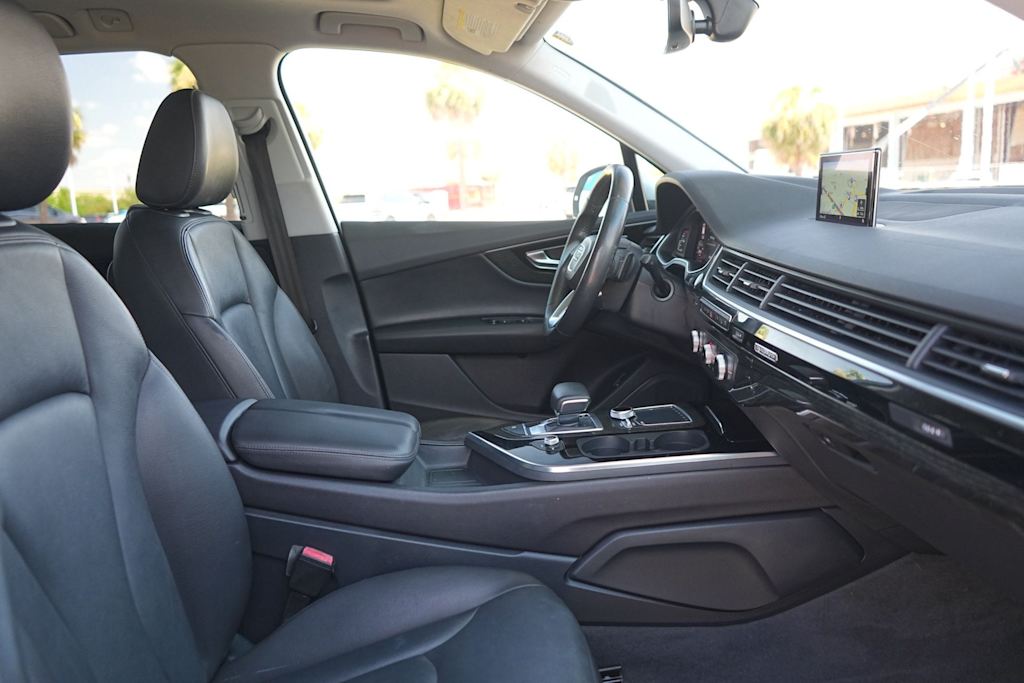 Thumbnail: 2019 Audi Q7 - 12