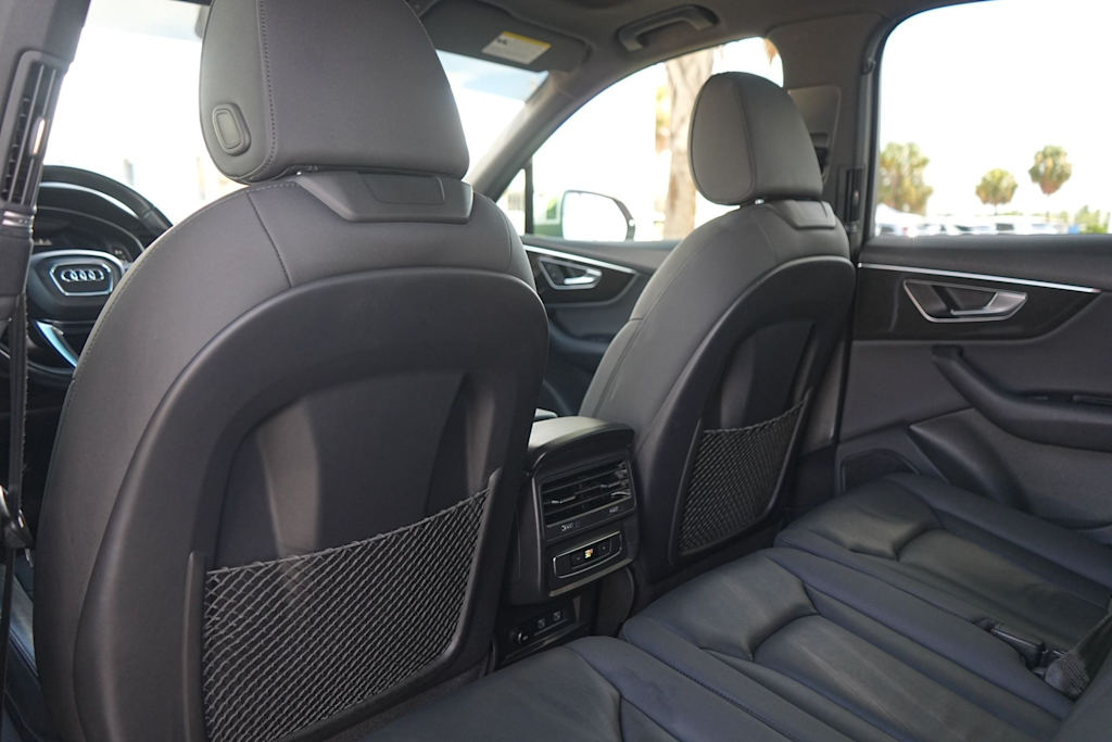 Thumbnail: 2021 Audi Q7 - 13