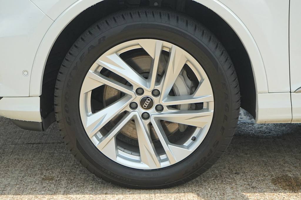 Thumbnail: 2021 Audi Q7 - 8