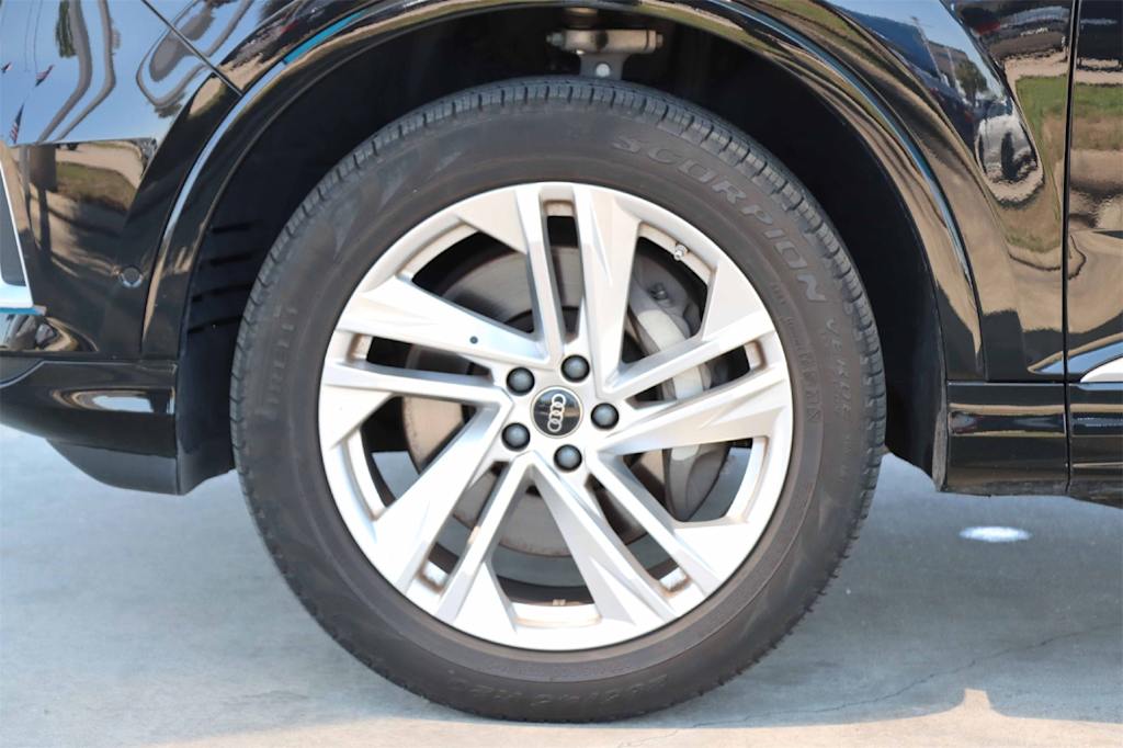 Thumbnail: 2024 Audi Q7 - 7