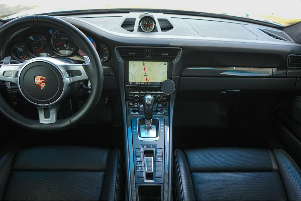 Thumbnail: 2015 Porsche 911 - 9