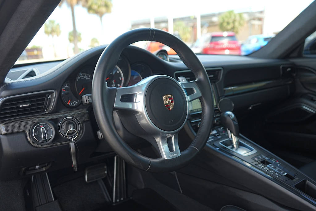 Thumbnail: 2015 Porsche 911 - 2