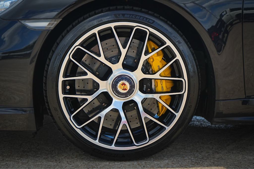 Thumbnail: 2015 Porsche 911 - 8