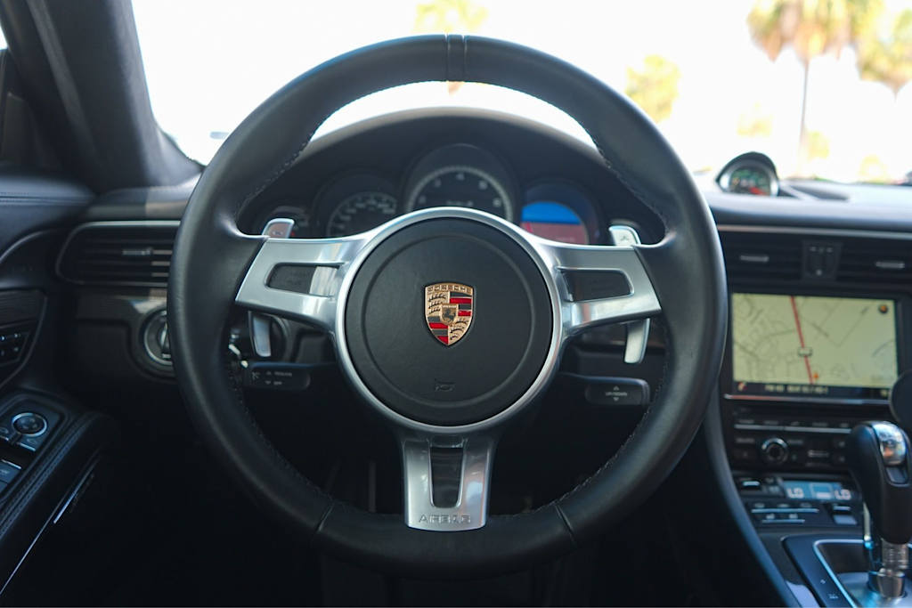 Thumbnail: 2015 Porsche 911 - 13
