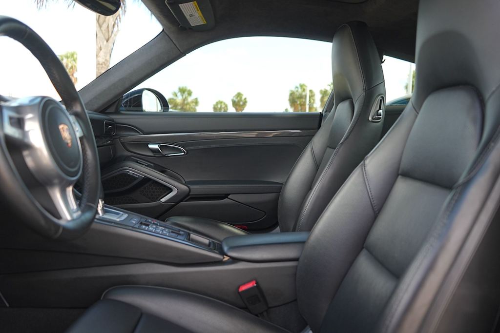 Thumbnail: 2015 Porsche 911 - 10