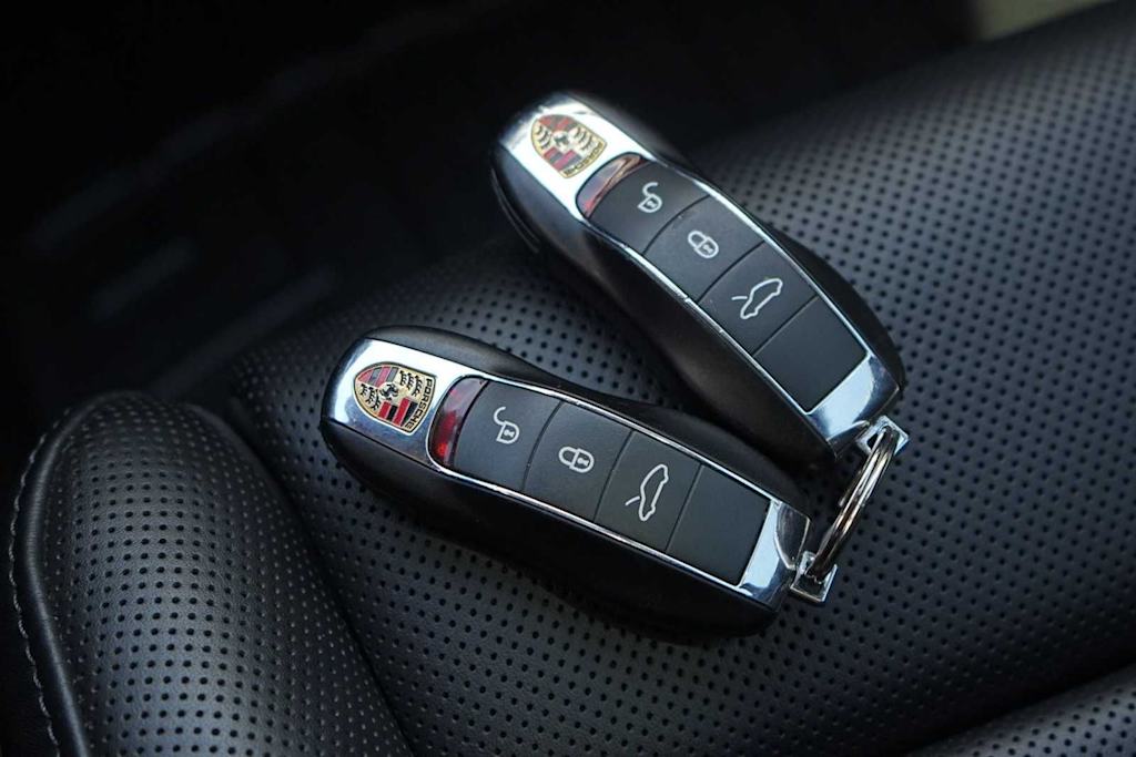 Thumbnail: 2015 Porsche 911 - 29