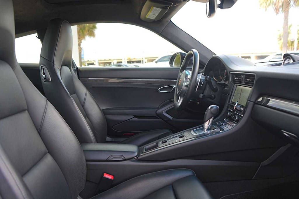 Thumbnail: 2015 Porsche 911 - 19