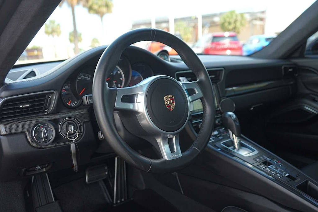 Thumbnail: 2015 Porsche 911 - 2