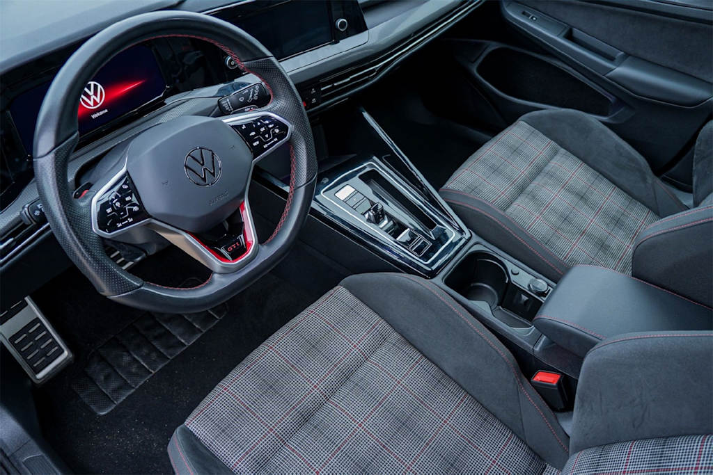 Thumbnail: 2024 Volkswagen Golf - 2