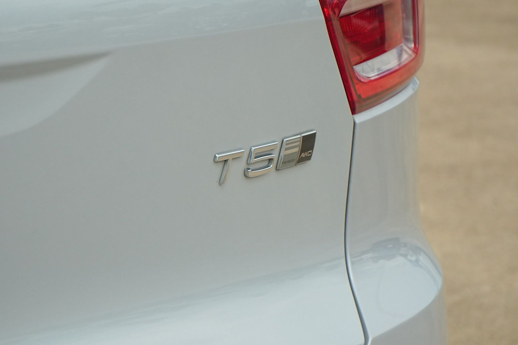 Thumbnail: 2020 Volvo XC40 - 7