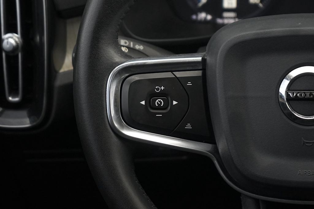 Thumbnail: 2020 Volvo XC40 - 23