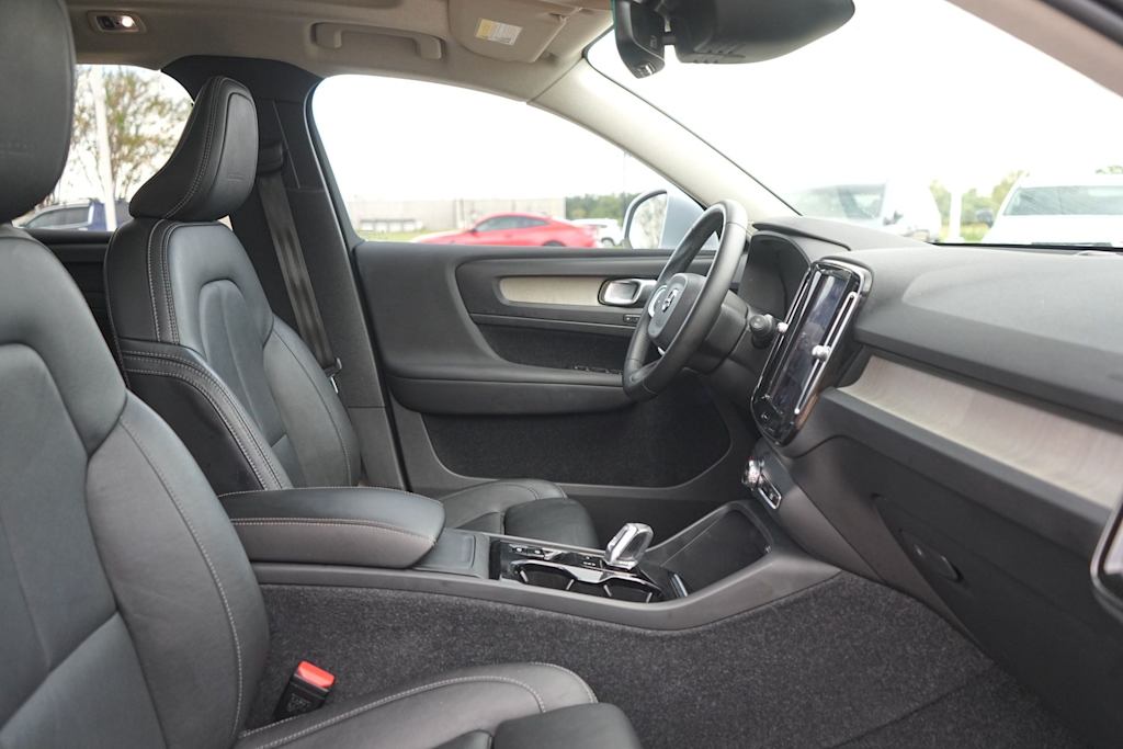 Thumbnail: 2020 Volvo XC40 - 12