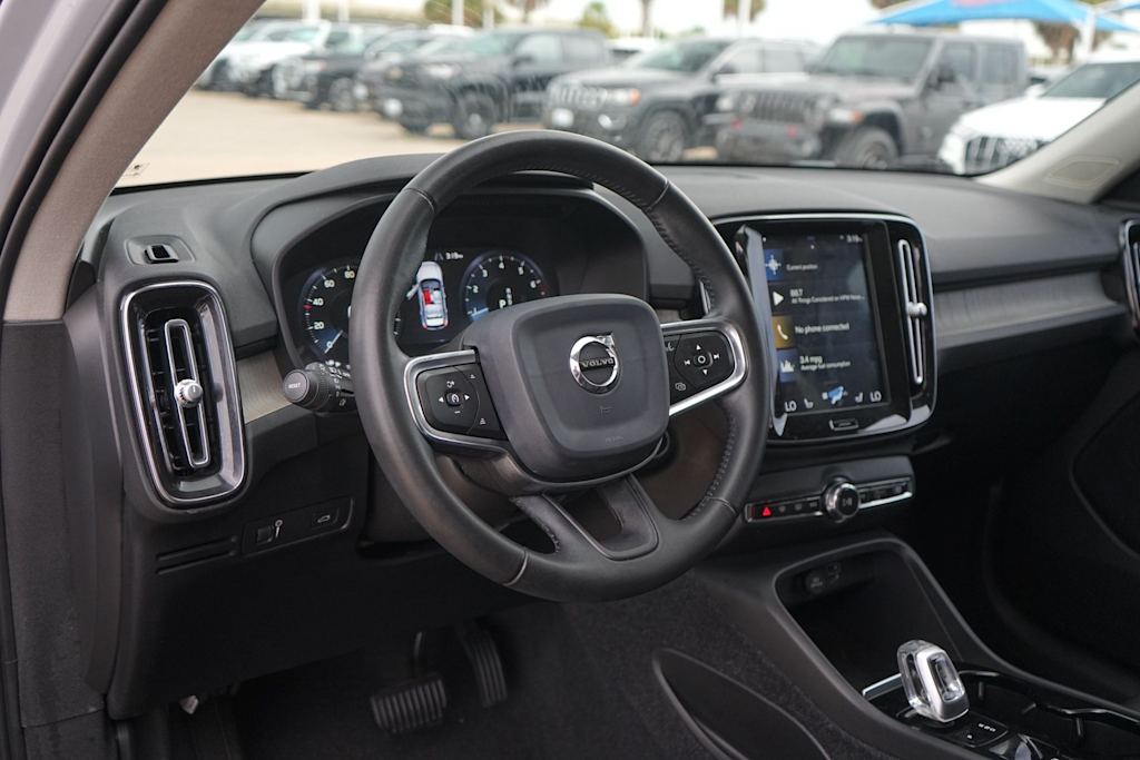 Thumbnail: 2020 Volvo XC40 - 2
